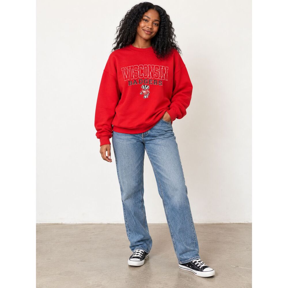 Wisconsin Badgers Gildan Sweatshirt Red Distressed Logo XL Y2K Style